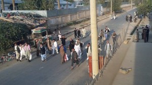  Prisoners freed by the Taliban were seen walking through the streets 