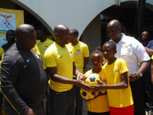 MTN Zambia and FAZ have donated soccer balls to Nkwazi Youth and Twapia Gunners Soccer academies in Ndola 