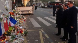 French President Francois Hollande and UK PM David Cameron paid their respects outside the Bataclan concert hall in Paris 